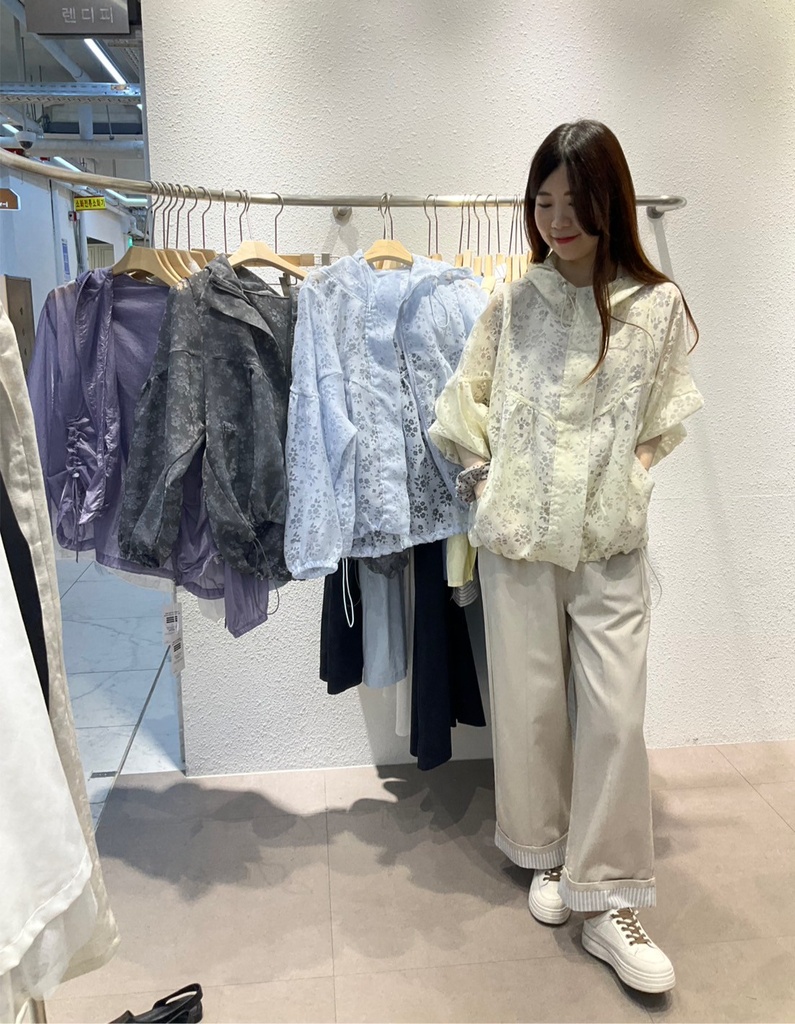 蕾絲天絲連帽外套
