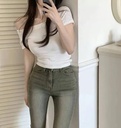 合身寬領簡約T