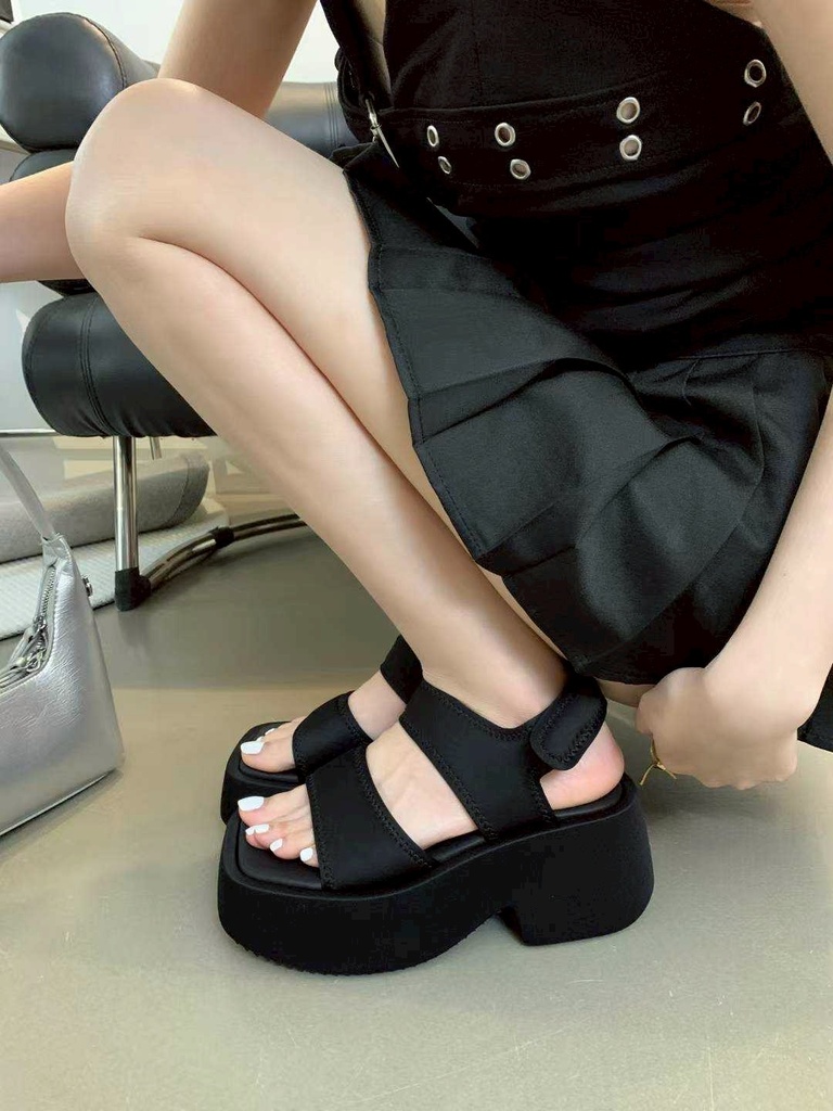 澎澎太空棉休閒自黏款正常碼(跟高7cm)