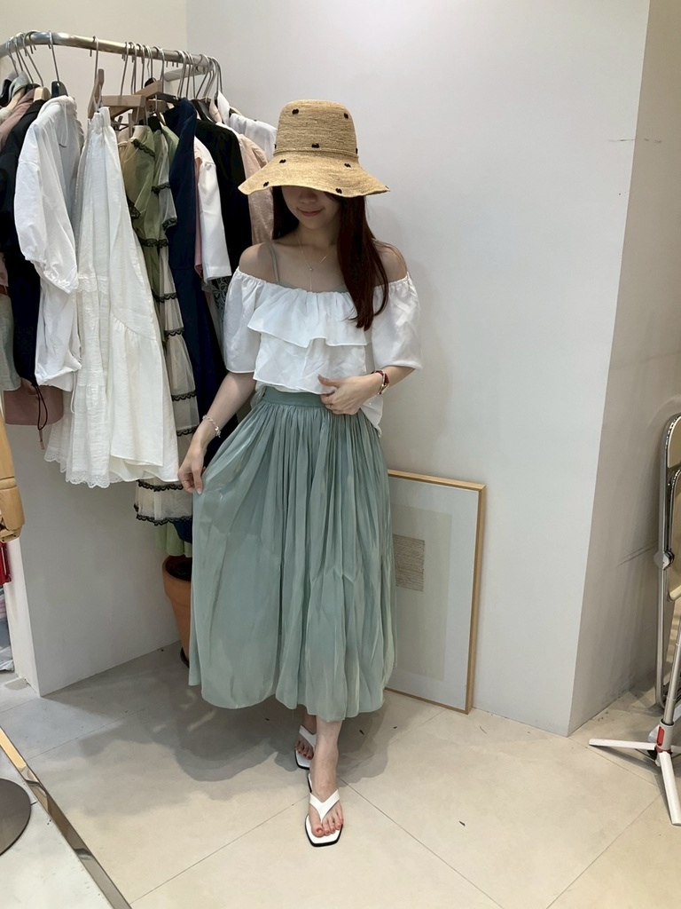 推薦款涼爽可拉一字超舒服浪漫渡假感上衣