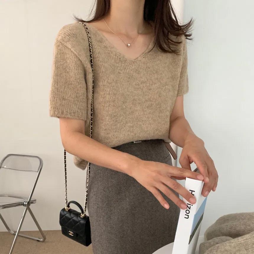 已摺 高質感特價V領10%羊毛短袖上衣