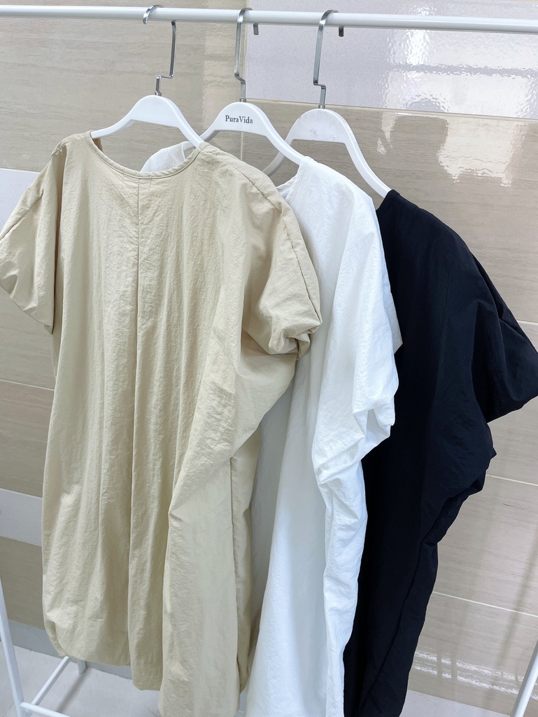 高質感俏皮圓領刷刷感短洋