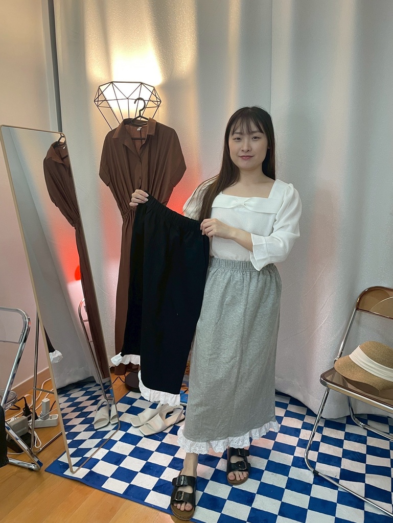全鬆緊後開衩拼接布蕾絲棉長裙
